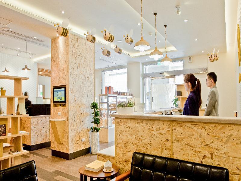Bee House By Cosmos Creation - Taipei Main Station Hotell Exteriör bild