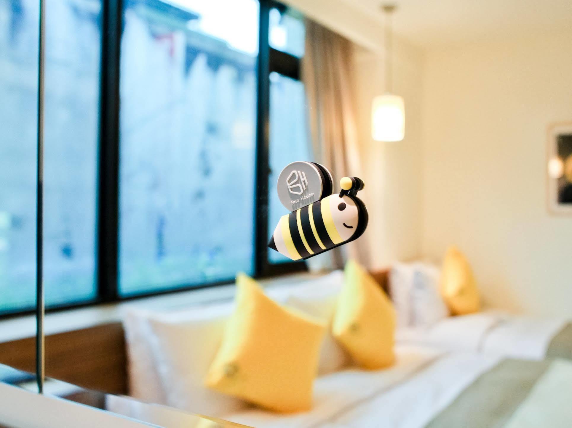 Bee House By Cosmos Creation - Taipei Main Station Hotell Exteriör bild