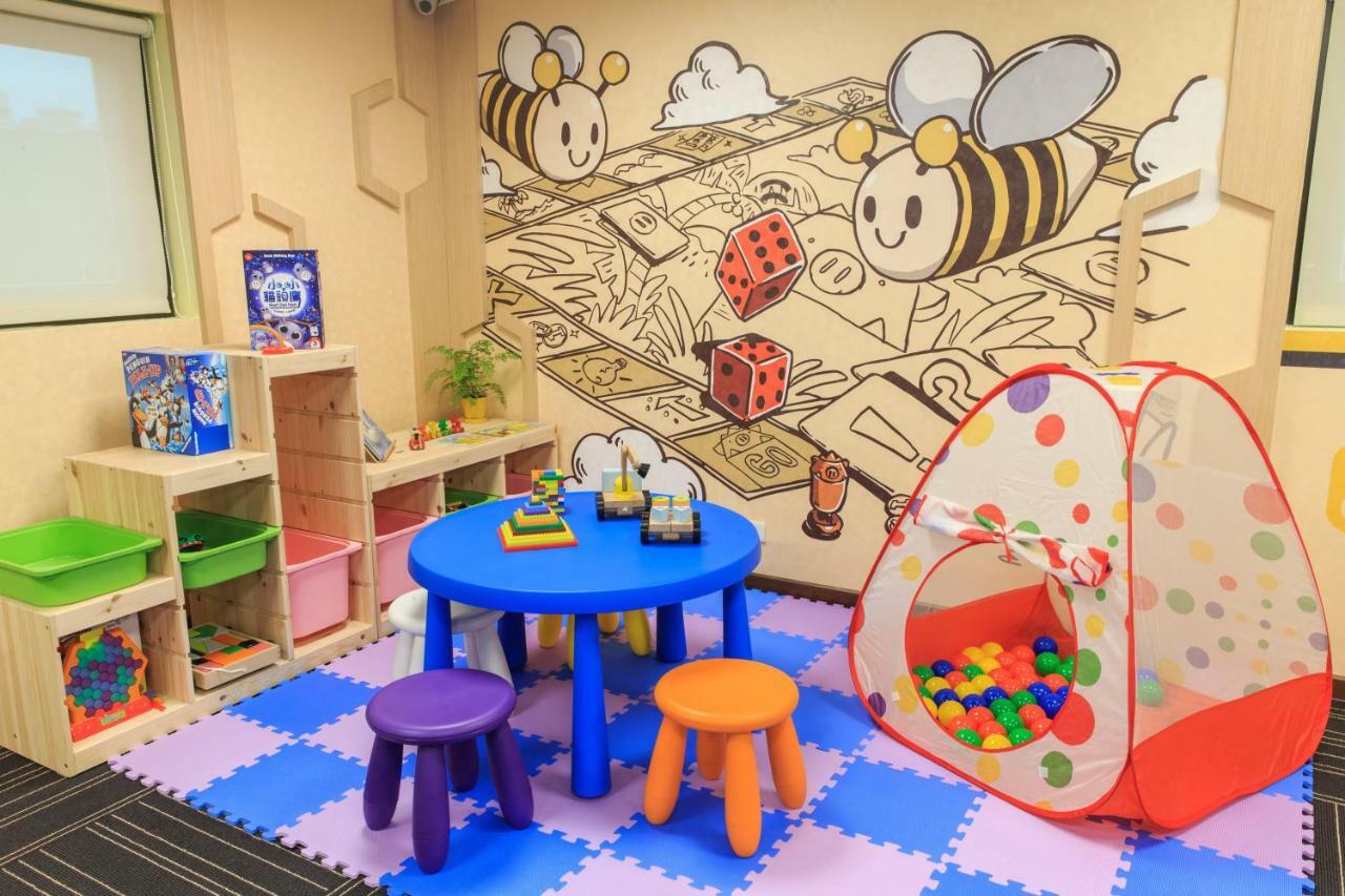 Bee House By Cosmos Creation - Taipei Main Station Hotell Exteriör bild