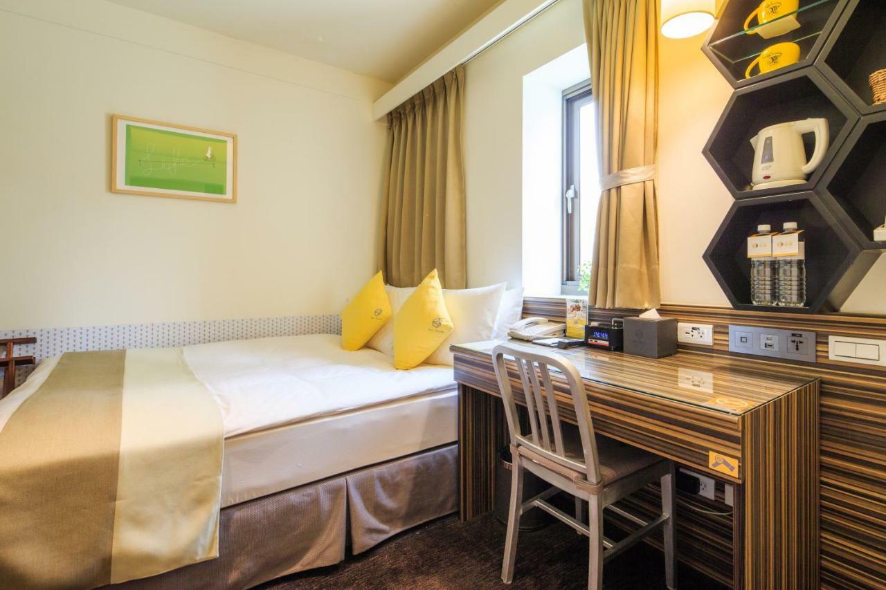 Bee House By Cosmos Creation - Taipei Main Station Hotell Exteriör bild